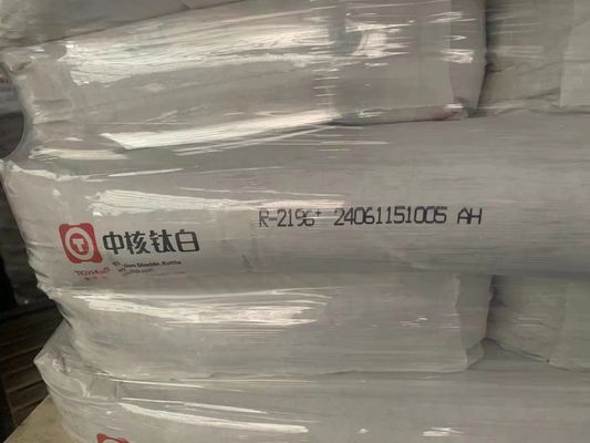 Dioxyde de titane R-213 pour procédé au sulfate pour mélanges-maîtres avec une haute dispersibilité