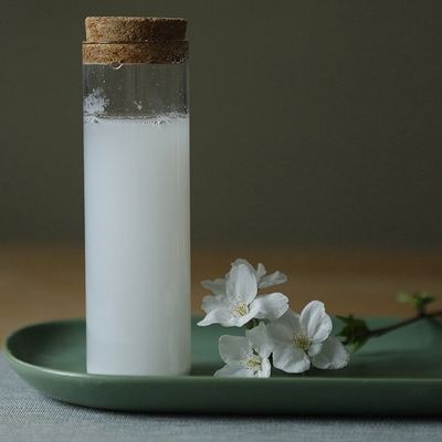 Type blanc de boue de colorant alimentaire de 45% 60% de dioxyde de titane liquide de catégorie comestible